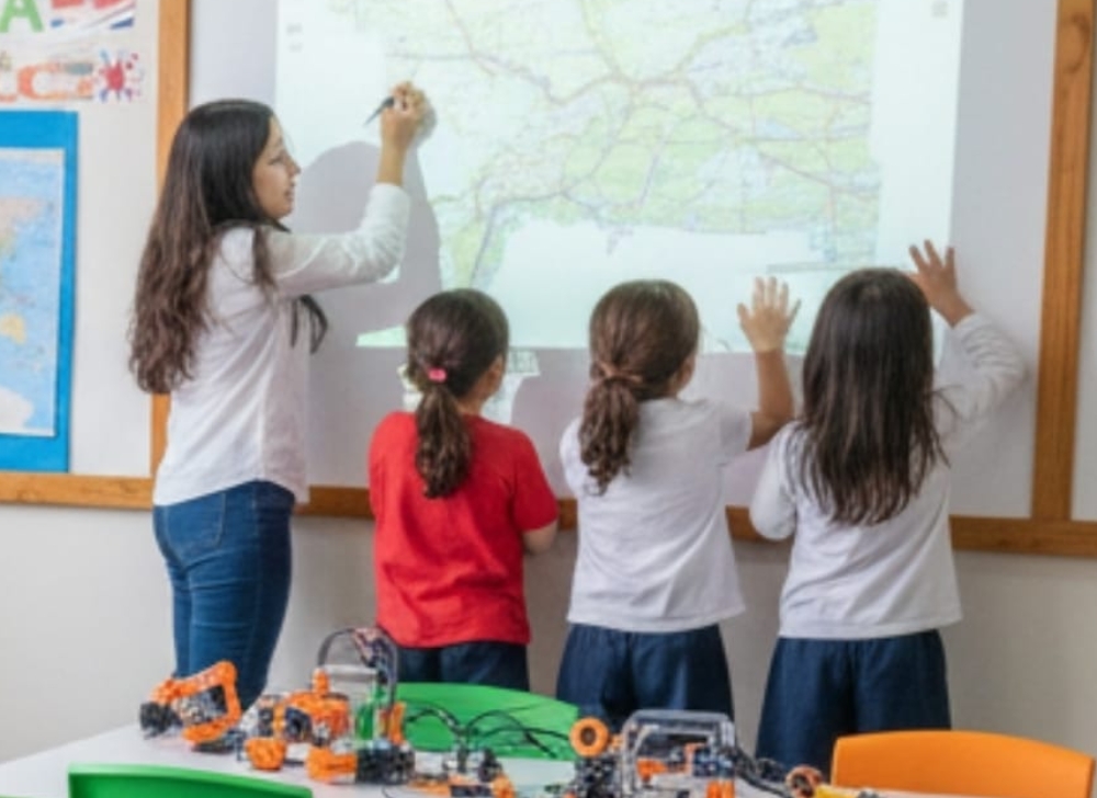 Convocatoria para Docentes de Nivel Inicial Especialistas en Primera Infancia y Estimulación ​Santa Anita, Lima, Perú